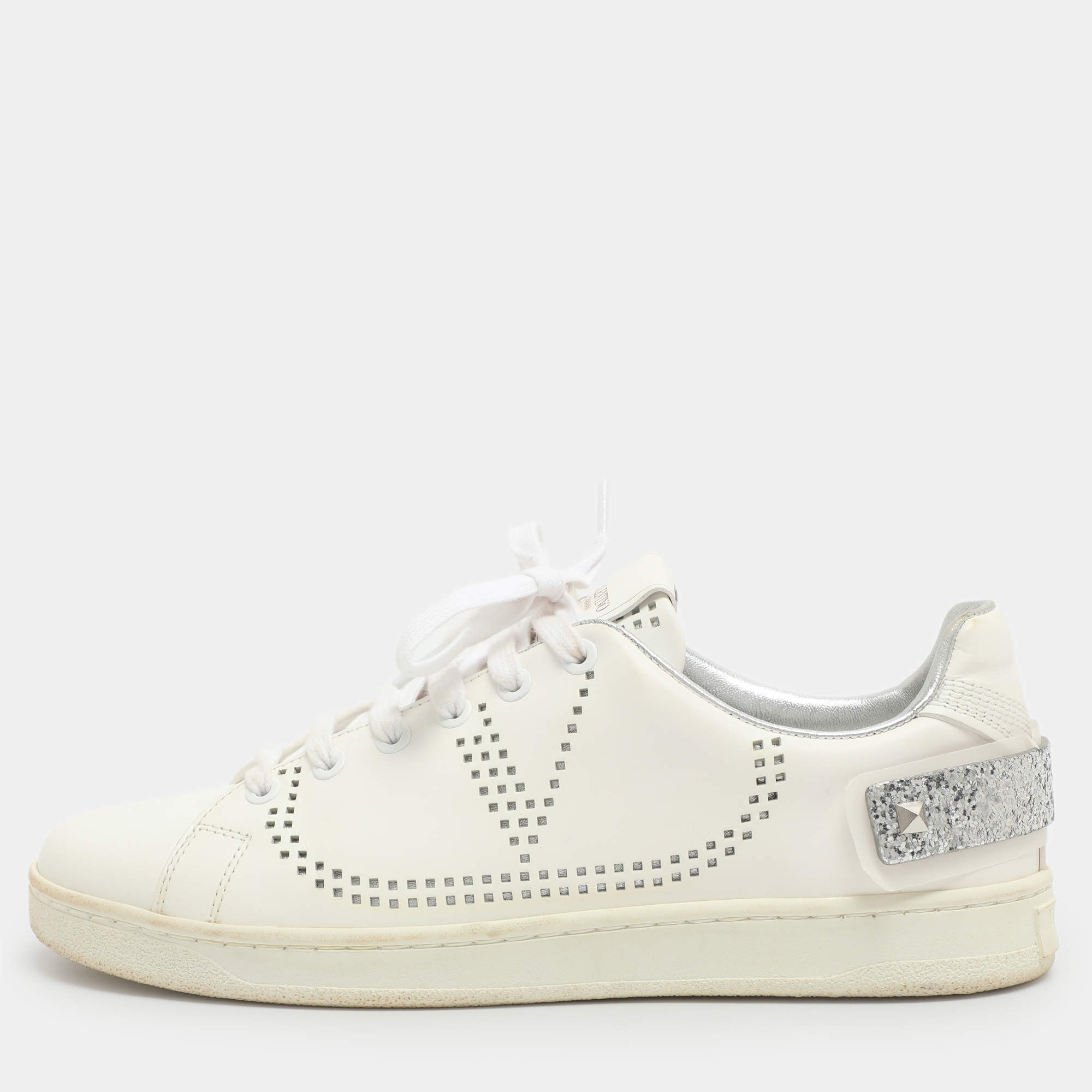 Pre Owned Valentino Backnet Rockstud Size 38 White Perforated Leather Low Top Sneakers