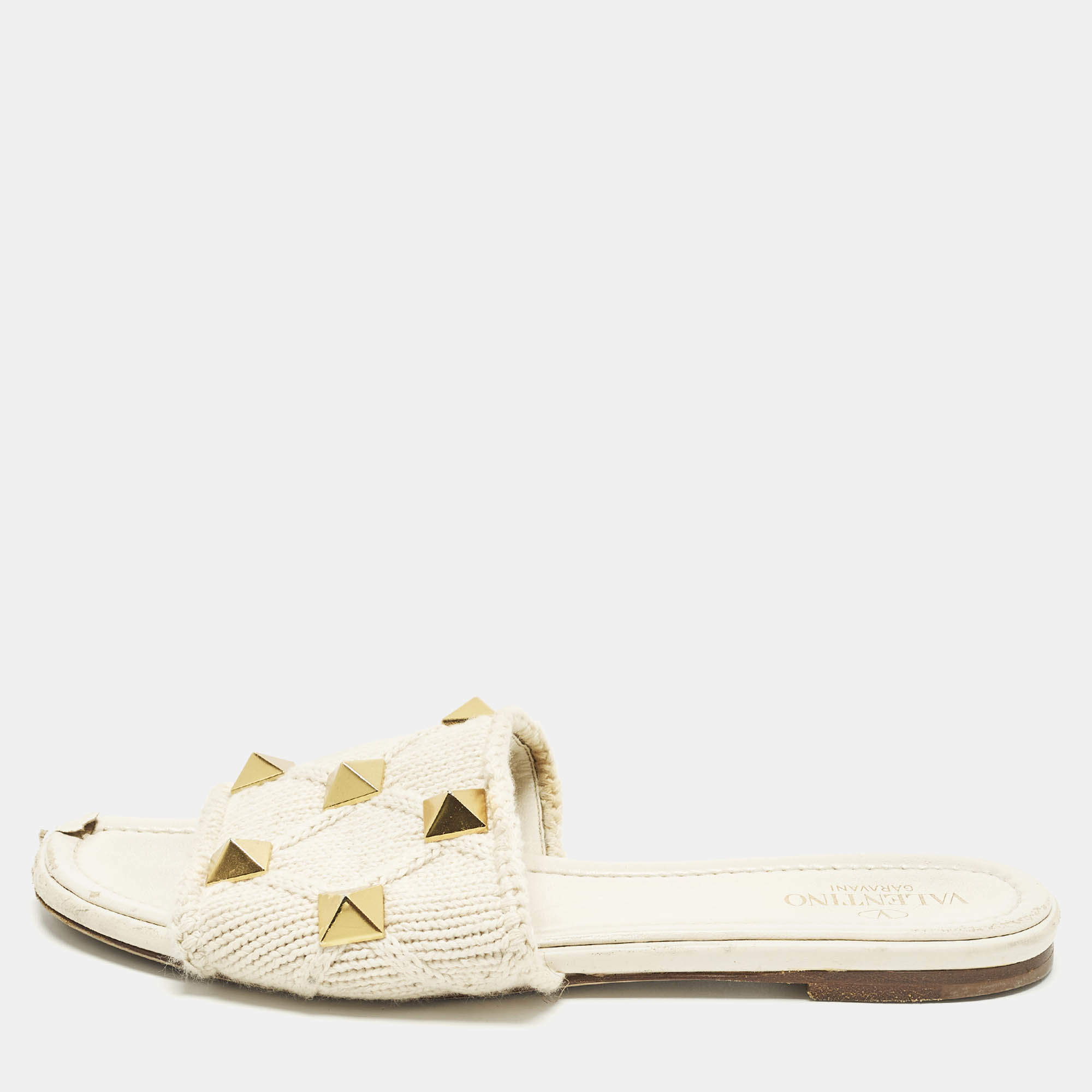 Pre Owned Valentino Roman Stud Size 38 White Crochet Flat Slide