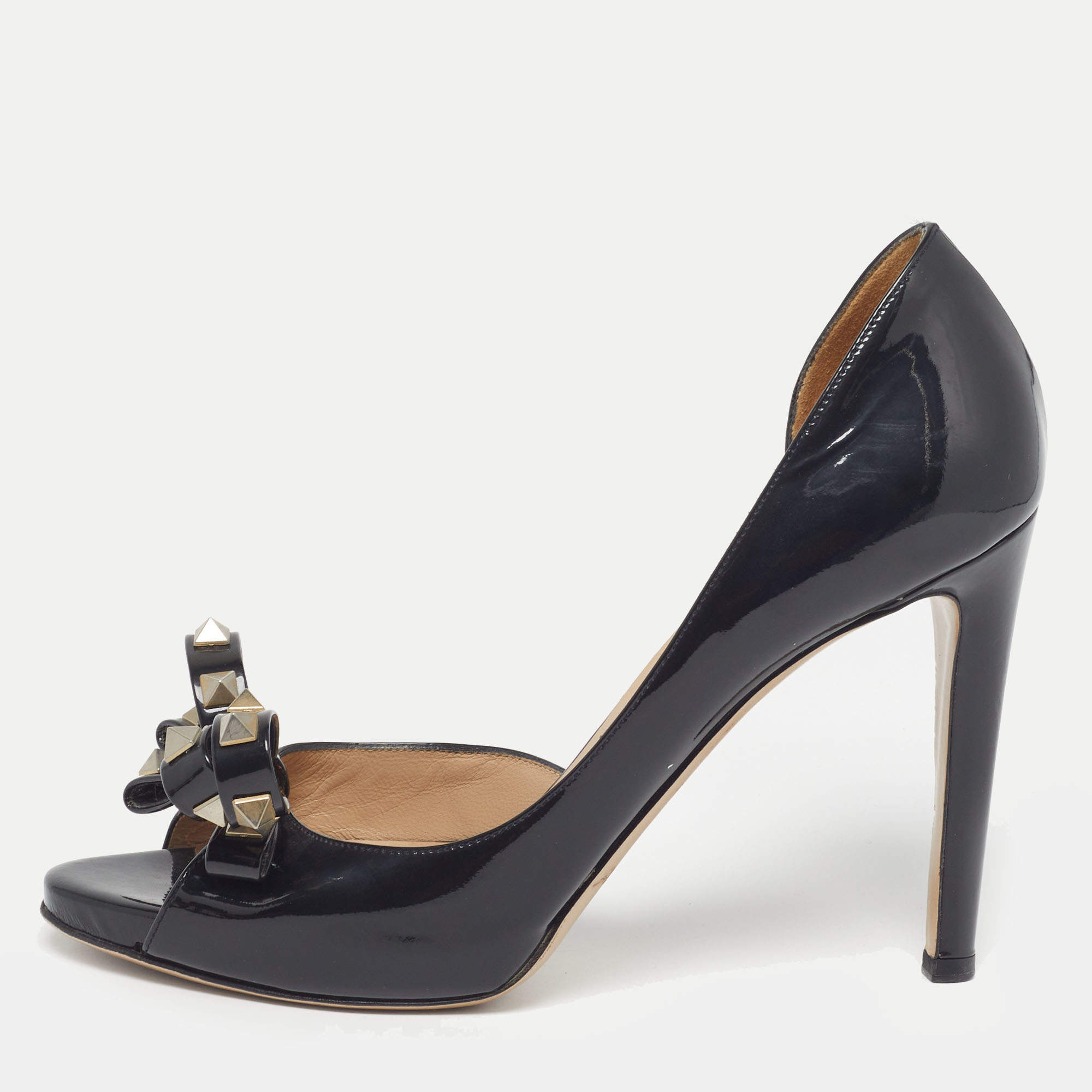 مملوكة مسبقًا Valentino Rockstud Size 38.5 Black Patent Leather D'orsay Pumps