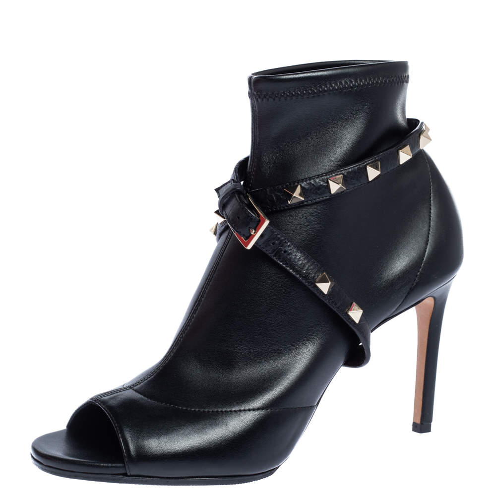 مملوكة مسبقًا Valentino Black Leather Rockstud Peep Toe Ankle Boots Size 38.5
