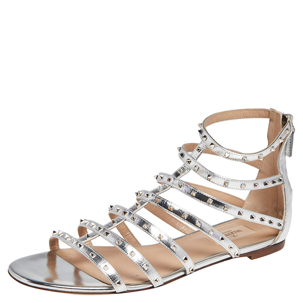 مملوكة مسبقًا Valentino Metallic Silver Leather Rockstud Cage Flat Sandals Size 41