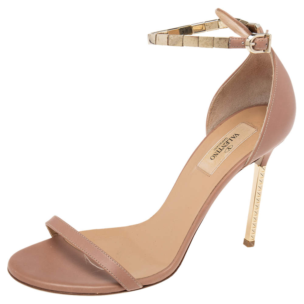 مملوكة مسبقًا Valentino Beige Leather Ankle Chain Ankle Strap Sandals Size 39.5