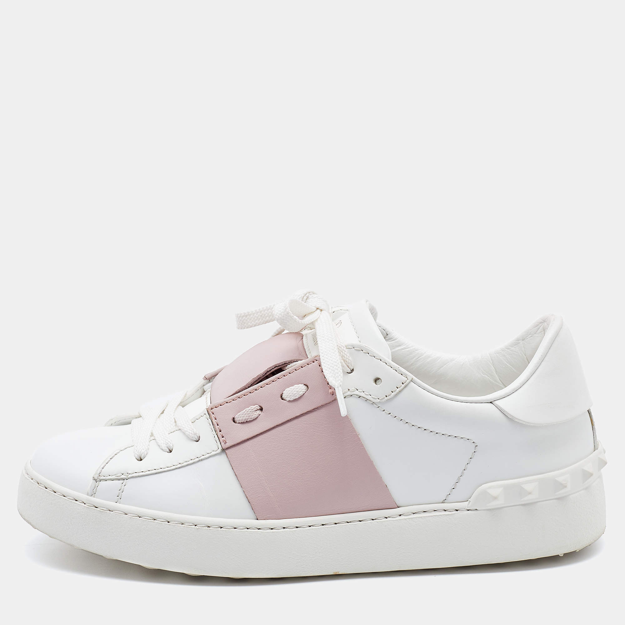 Pre Owned Valentino White/Blush Pink Leather Rockstud Low Top Sneakers Size 37.5