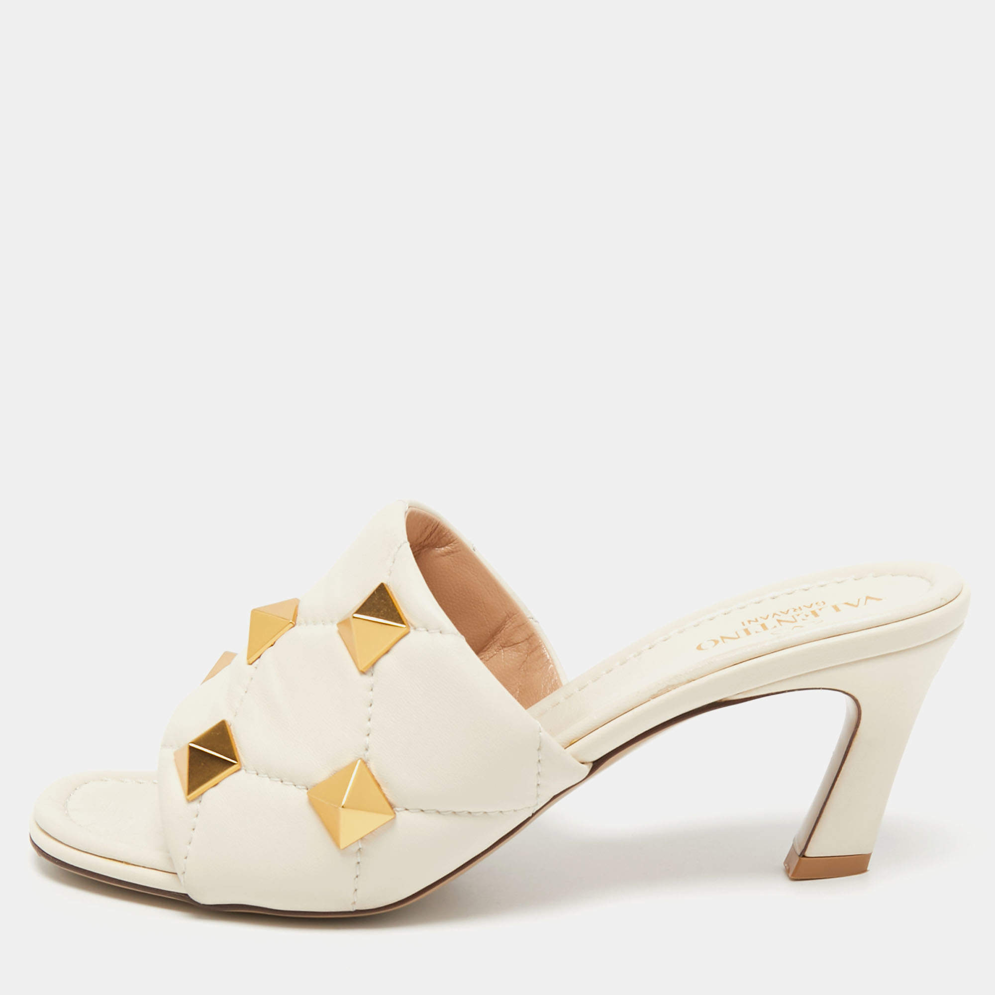 Pre Owned Valentino Cream Leather Rockstud Slide Sandals Size 37