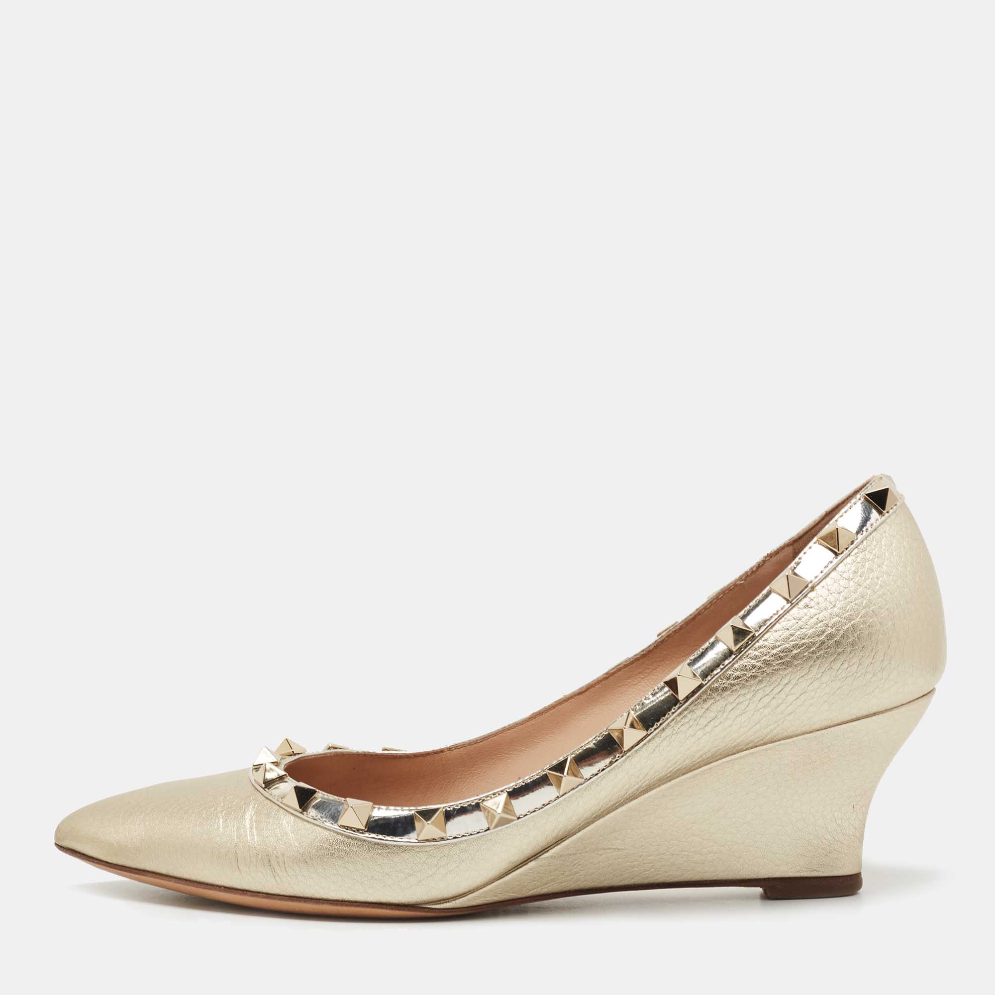 Pre Owned Valentino Metallic Gold Leather Rockstud Pumps Size 37.5