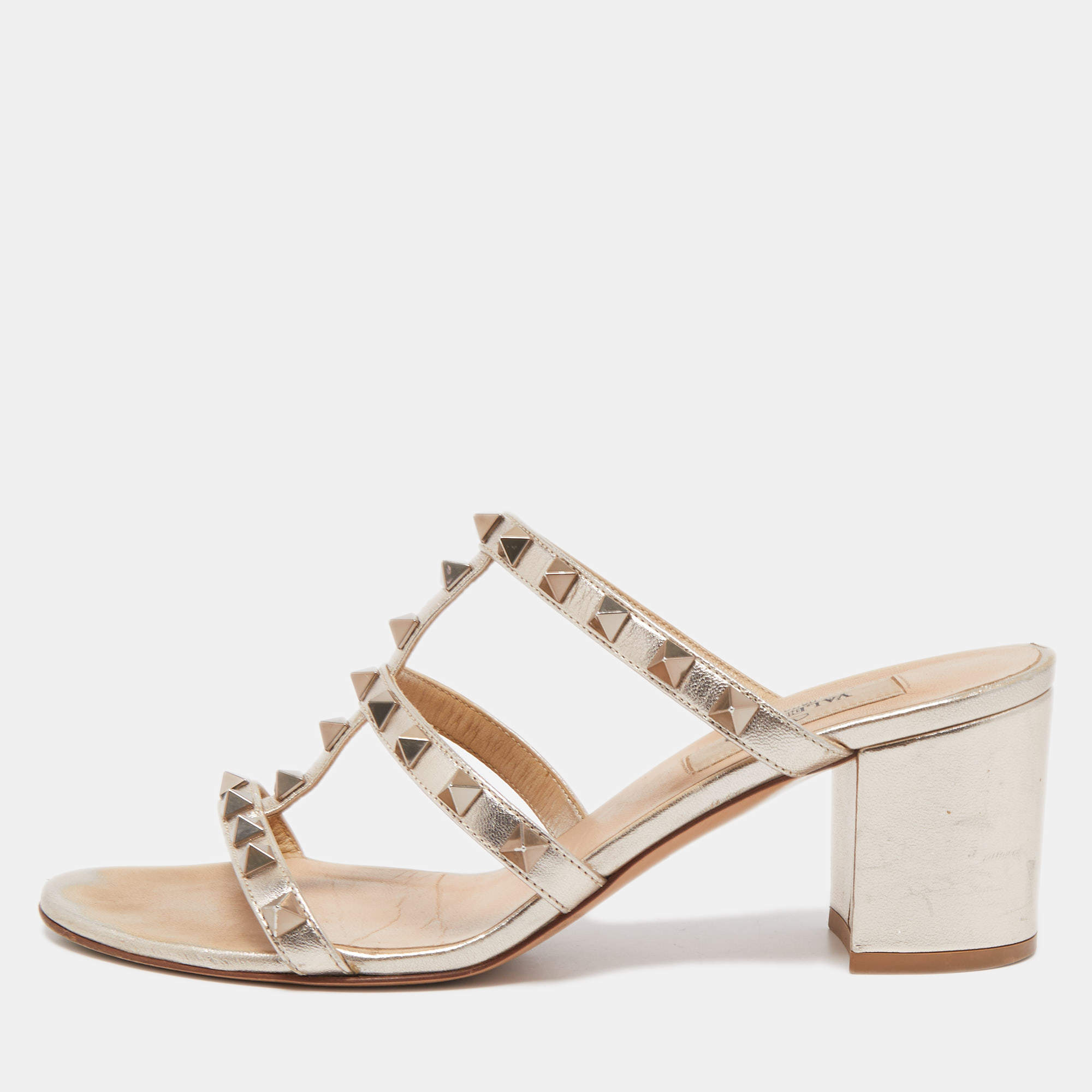 Pre Owned Valentino Gold Leather Rockstud Slide Sandals Size 37
