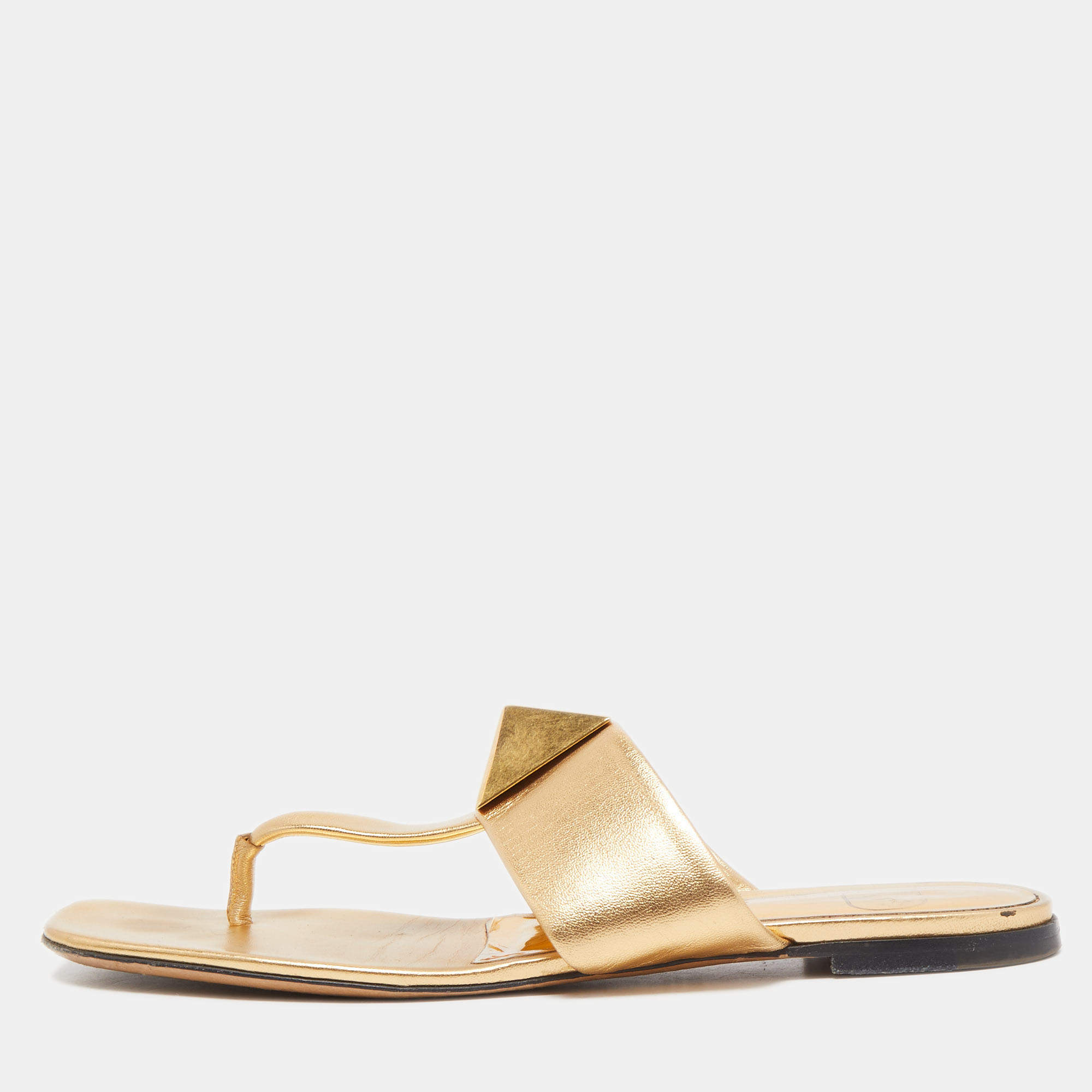 Pre Owned Valentino Gold Leather One Stud Thong Flats Size 38