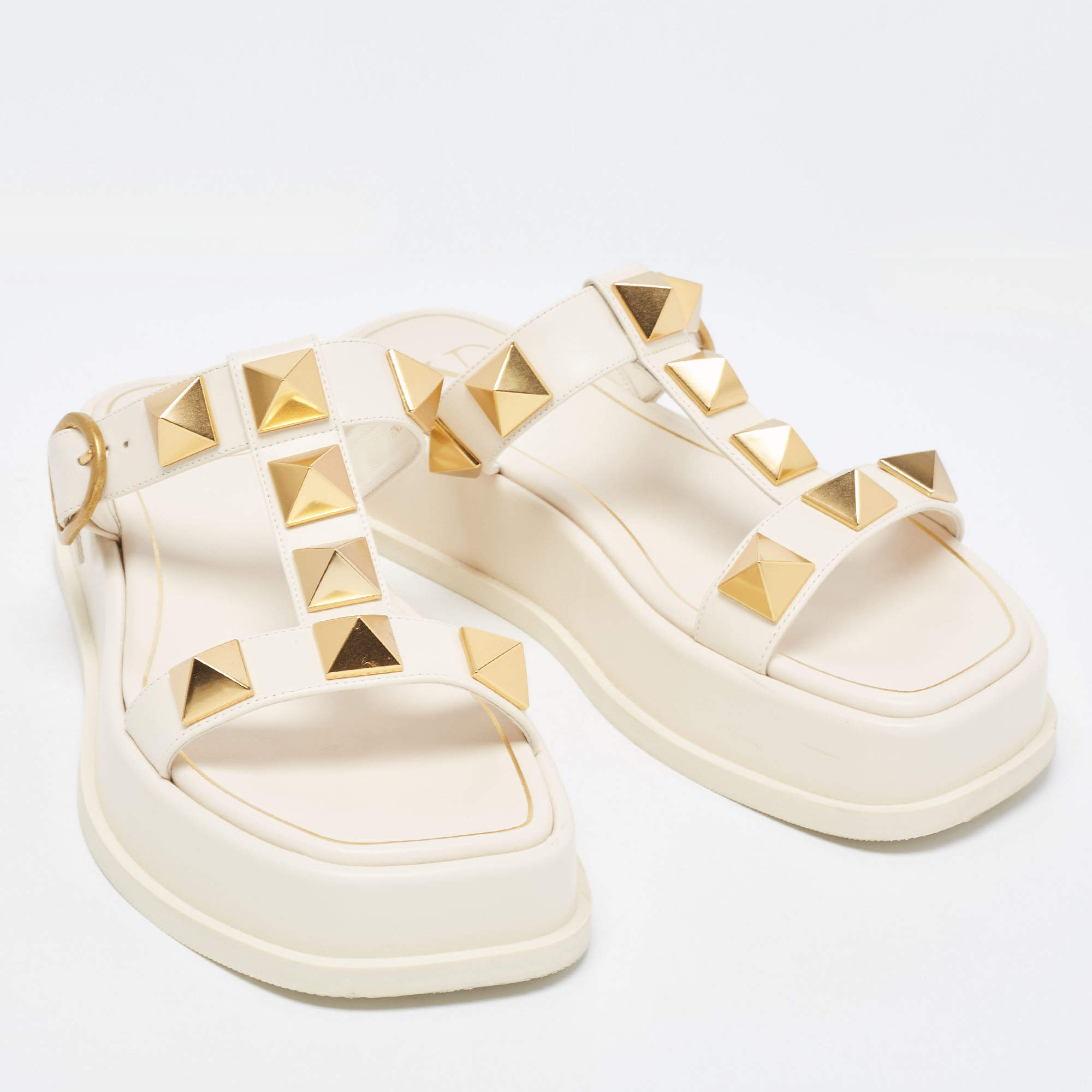 Pre Owned Valentino Cream Leather Roman Stud Flat Slides Size 36