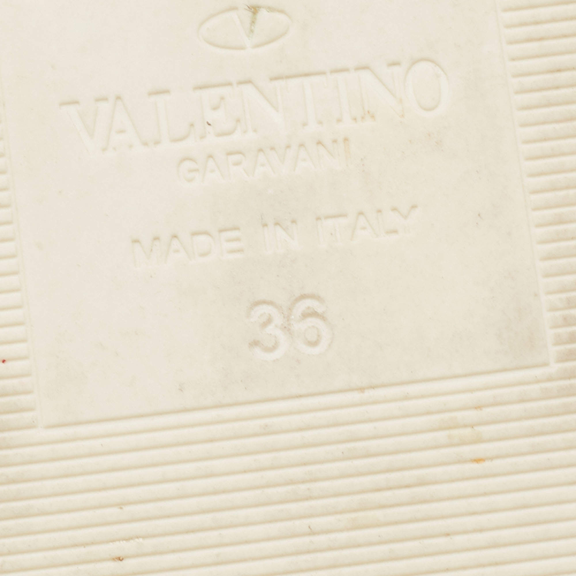 Pre Owned Valentino Cream Leather Roman Stud Flat Slides Size 36
