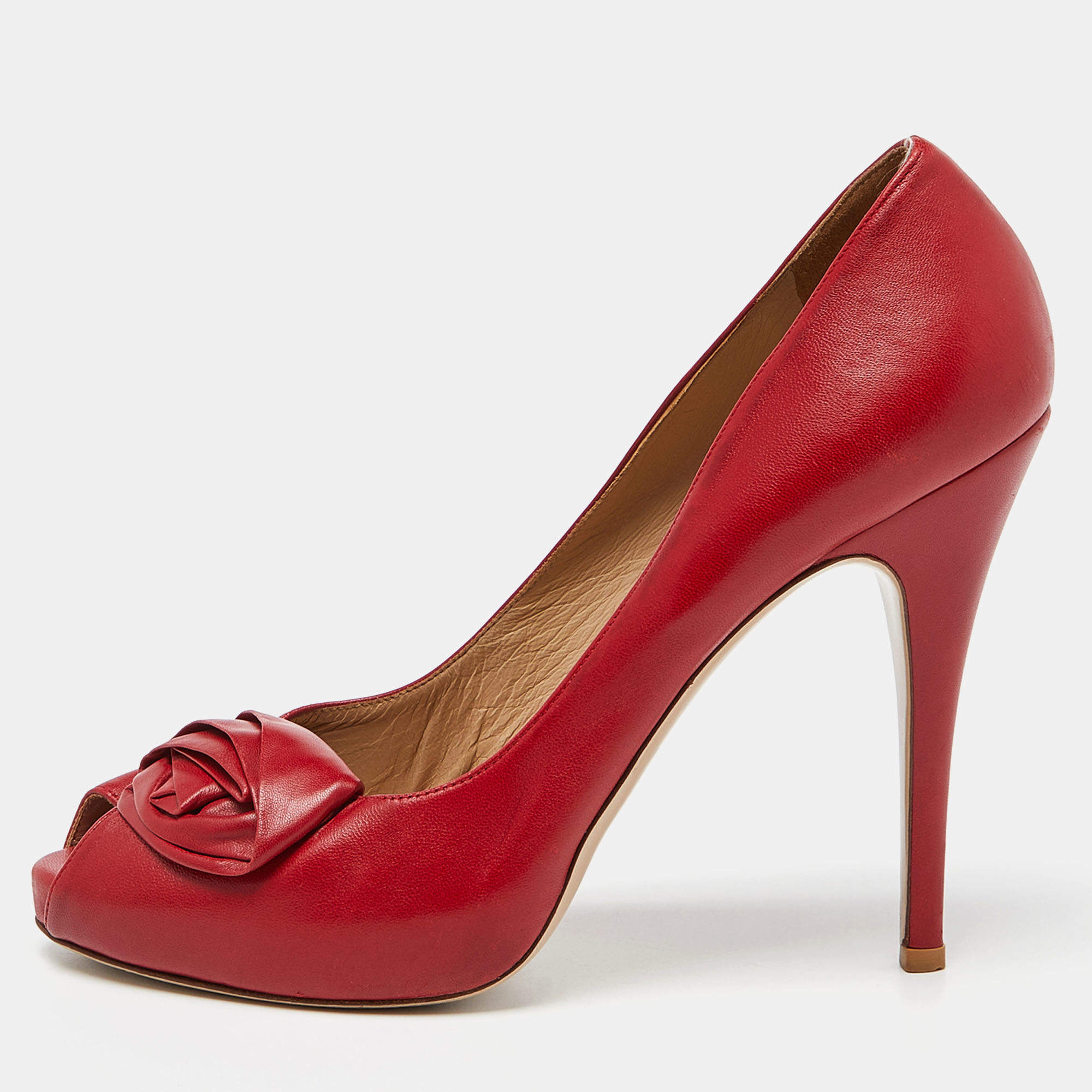 Pre Owned Valentino Red Leather Rose Applique Peep Toe Pumps Size 41