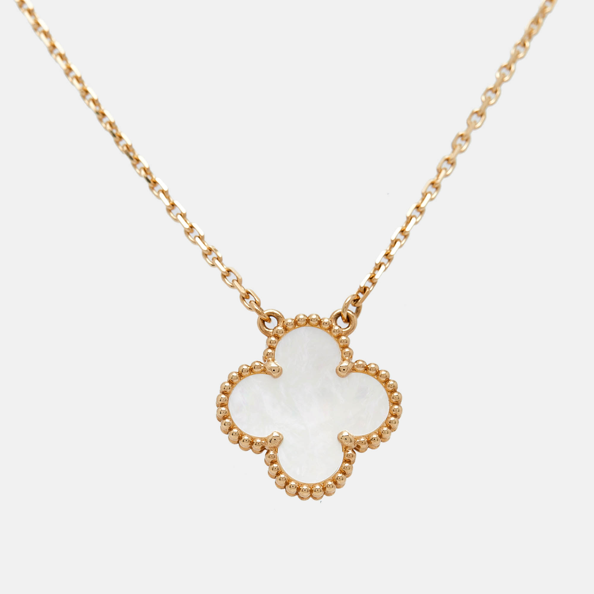 مملوكة مسبقًا Van Cleef & Arpels Vintage Alhambra Mother of Pearl 18k Yellow Gold Necklace