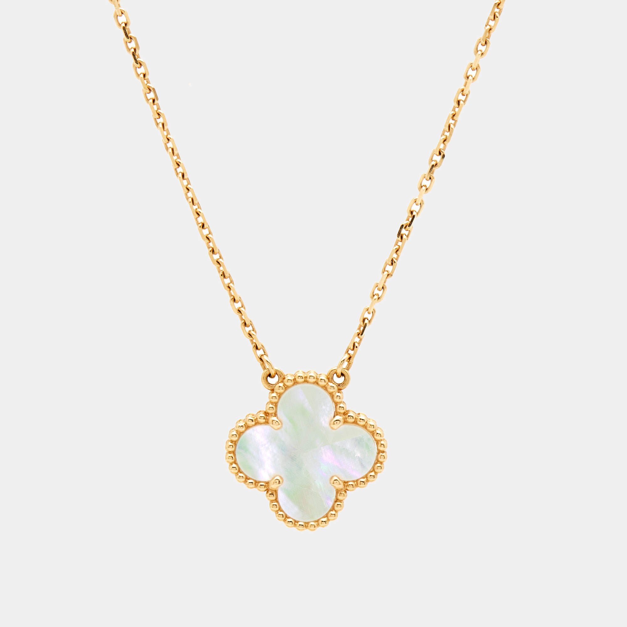 مملوكة مسبقًا Van Cleef & Arpels Vintage Alhambra Mother of Pearl 18k Yellow Gold Necklace