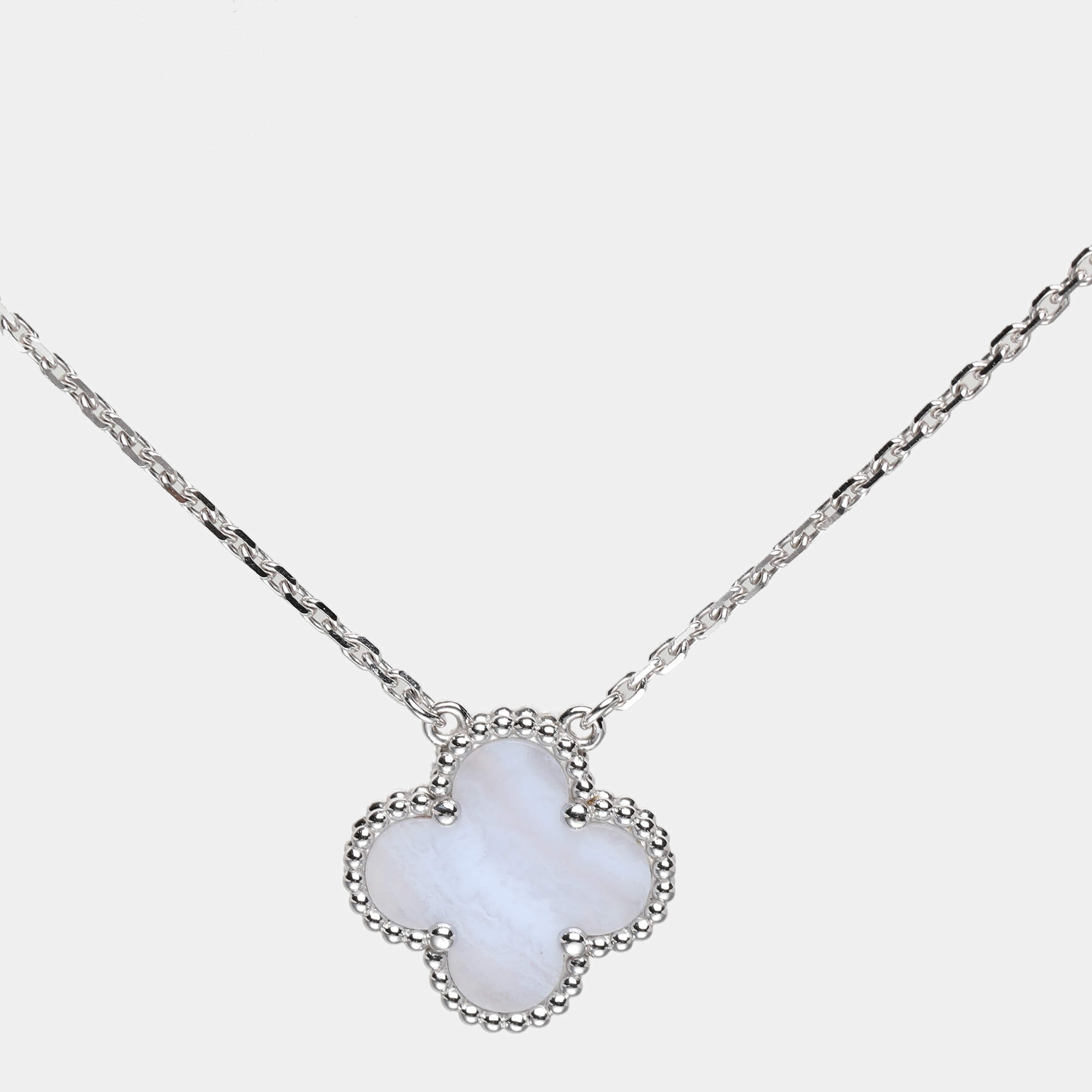 مملوكة مسبقًا Van Cleef & Arpels Vintage Alhambra Chalcedony 18k White Gold Pendant Necklace