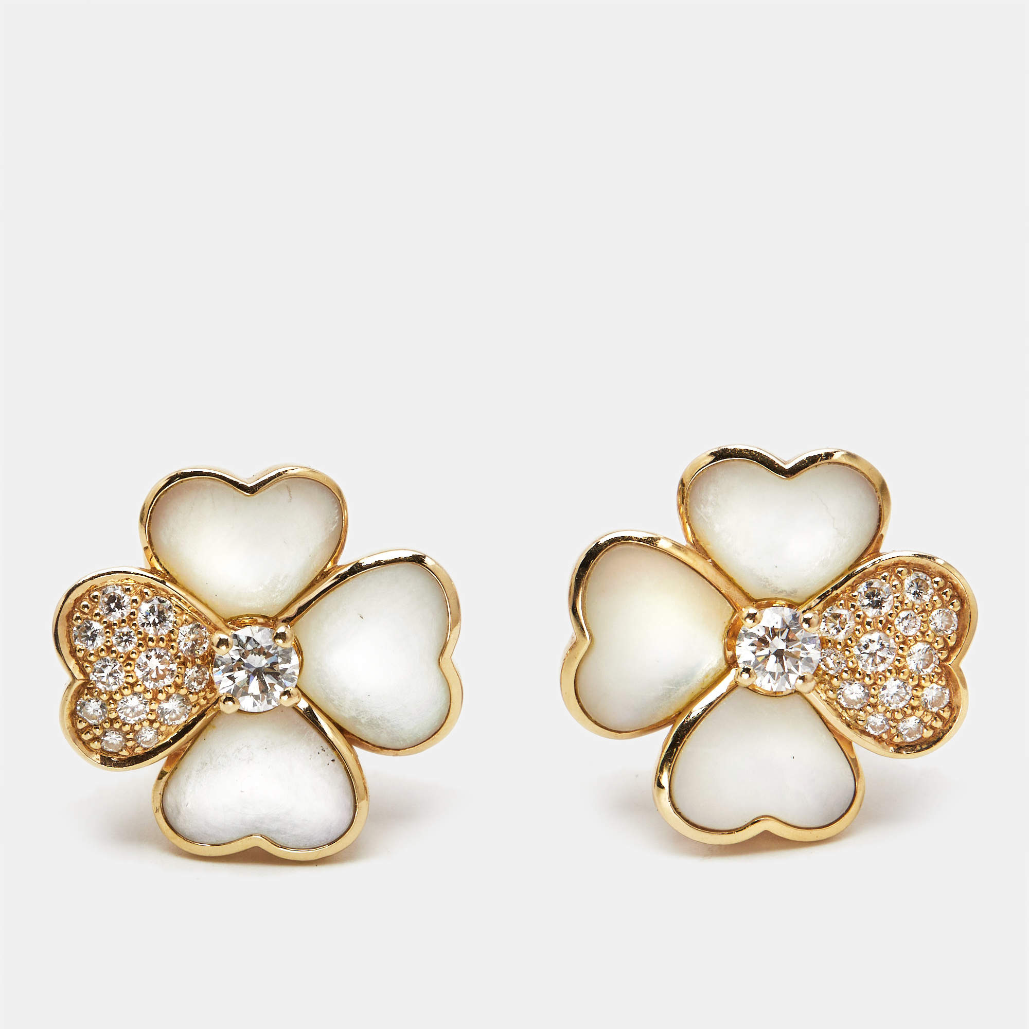 Pre Owned Van Cleef & Arpels  Cosmos Diamond Mother of Pearl 18k Yellow Gold Earring