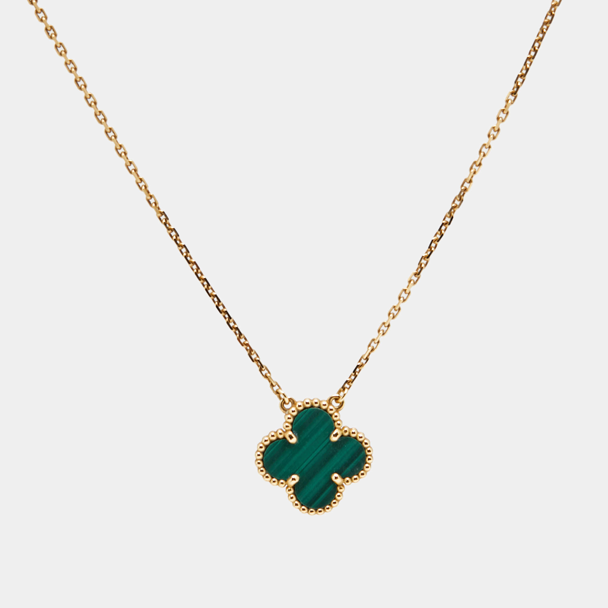 مملوكة مسبقًا Van Cleef & Arpels Vintage Alhambra Malachite 18k Yellow Gold Necklace
