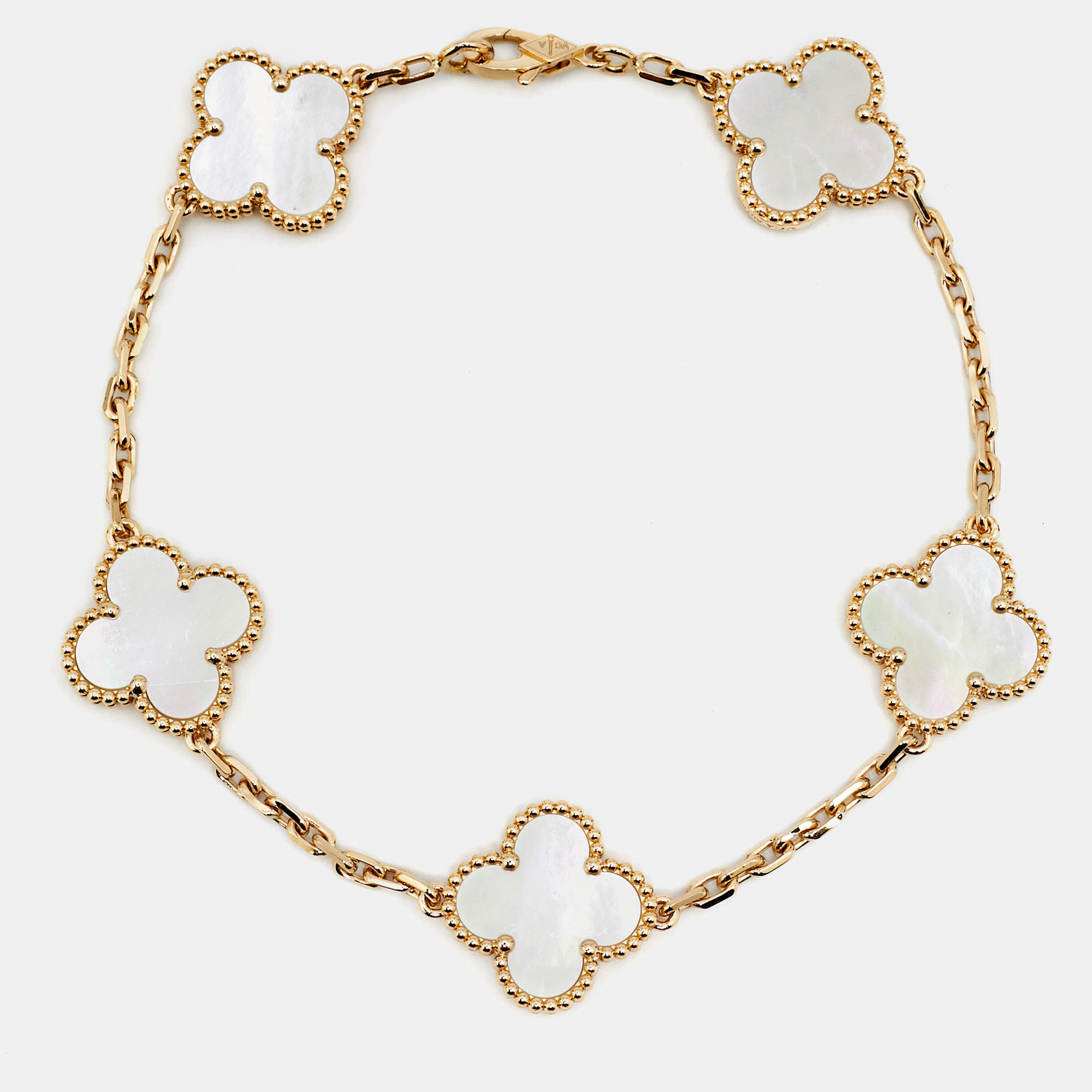 Pre Owned سوار فان كليف أند أربلز ستيشن 5 حليات فينتدج ألامبرا صدف وذهب أصفر عيار 18