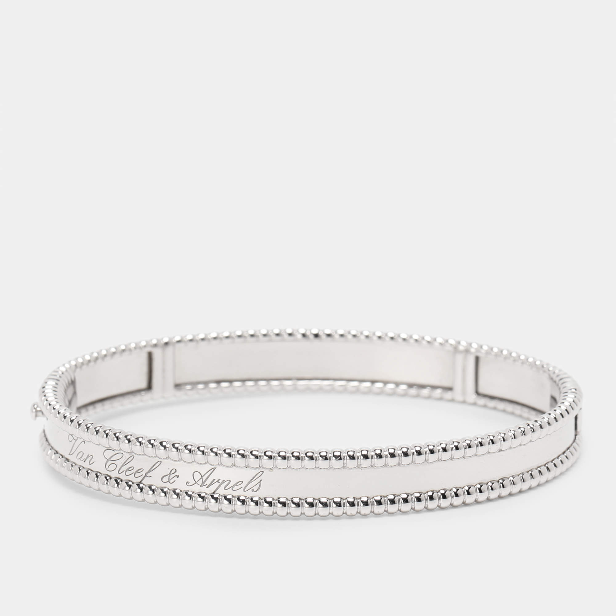 Pre Owned Van Cleef & Arpels Perlée Signature 18k White Gold Rhodium Plated Medium Model Bracelet