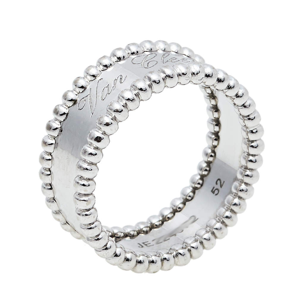 Pre Owned خاتم فان كليف آند اربلز "بيرلي" ذهب أبيض عيار 18 مقاس 52