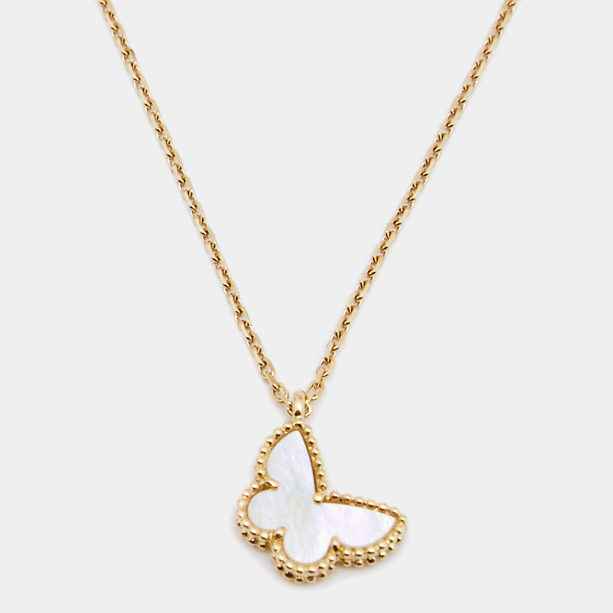 Pre Owned قلادة  فان كليف أند آربلز سويت ألامبرا باترفلاي ذهب أصفر عيار 18 صدف