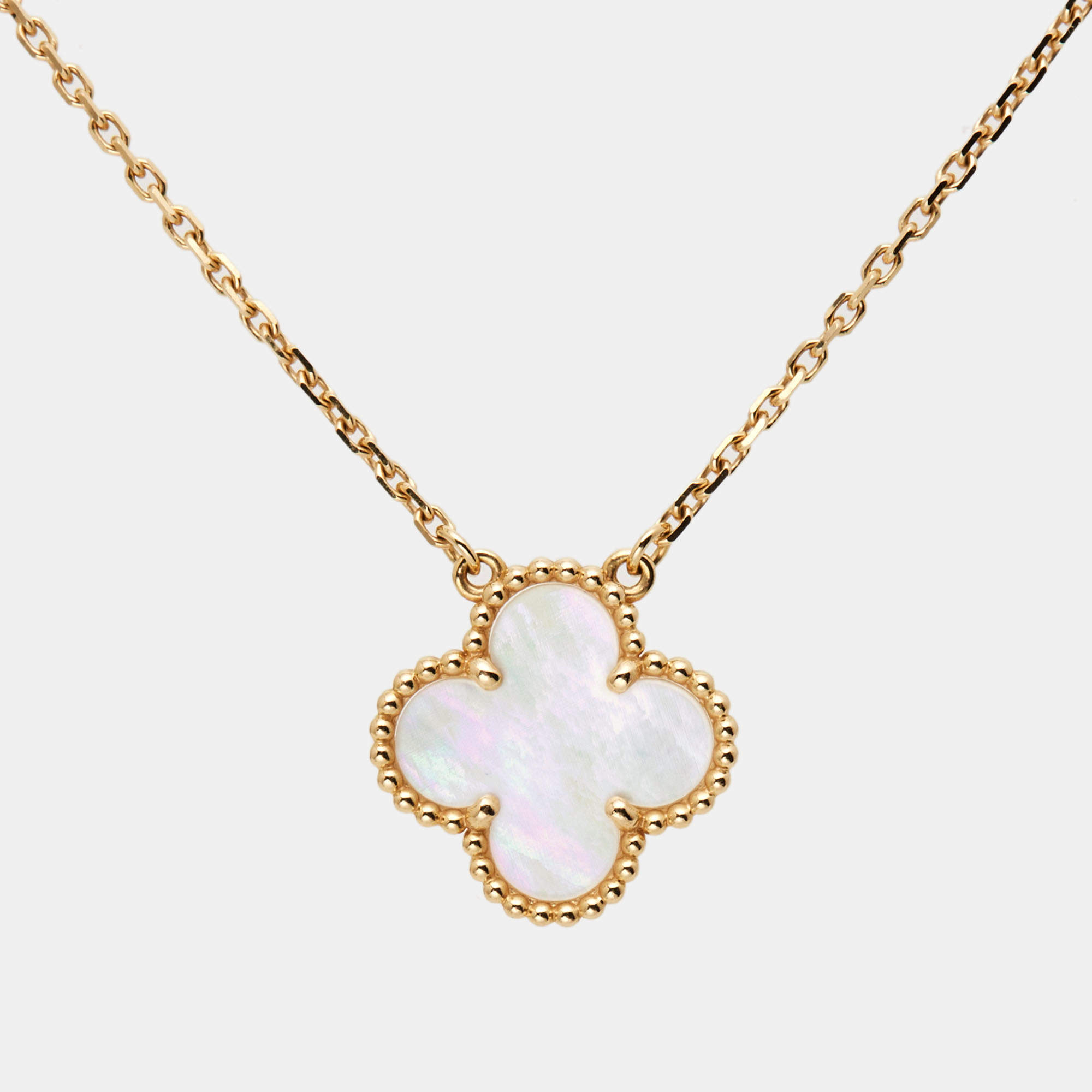 مملوكة مسبقًا Van Cleef & Arpels Vintage Alhambra Mother of Pearl 18K Yellow Gold Necklace