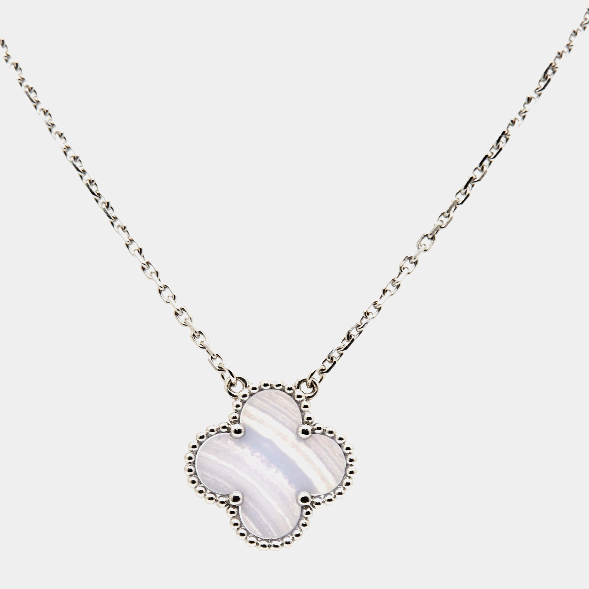 مملوكة مسبقًا Van Cleef & Arpels Vintage Alhambra Chalcedony 18k White Gold Pendant Necklace