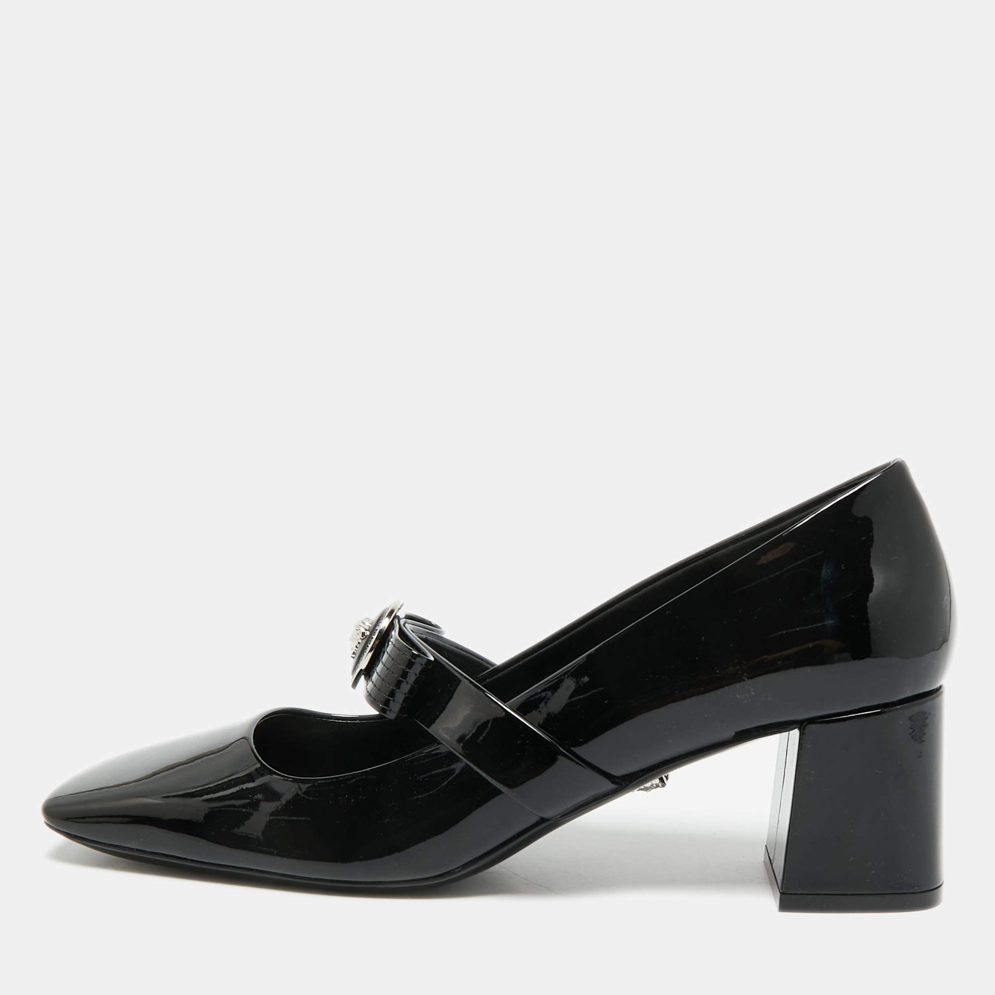 Pre Owned حذاء كعب عالي فيرساتشي جلد براءات اختراع أسود بكعب سميك مزين بشريط جياني مقاس 39