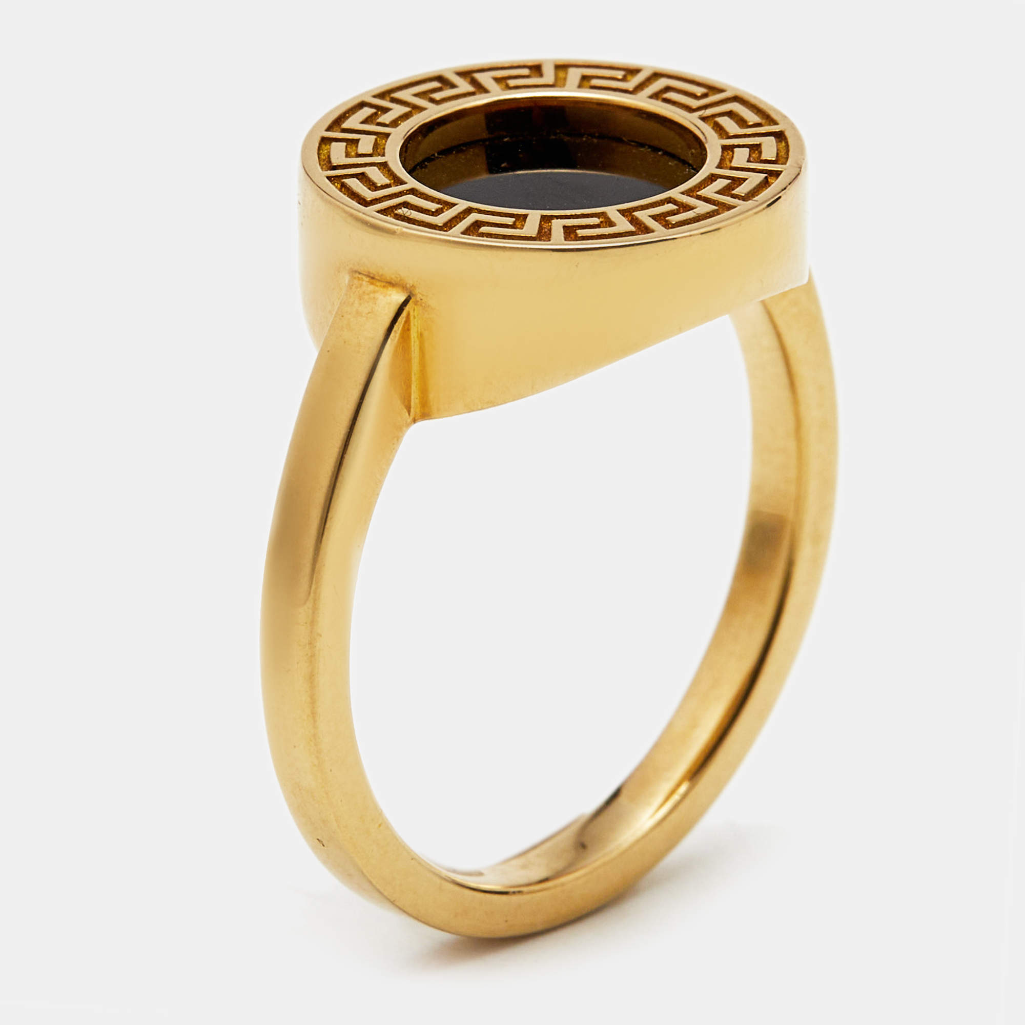 Pre Owned Versace Greca Onyx 18k Yellow Gold Ring Size 54