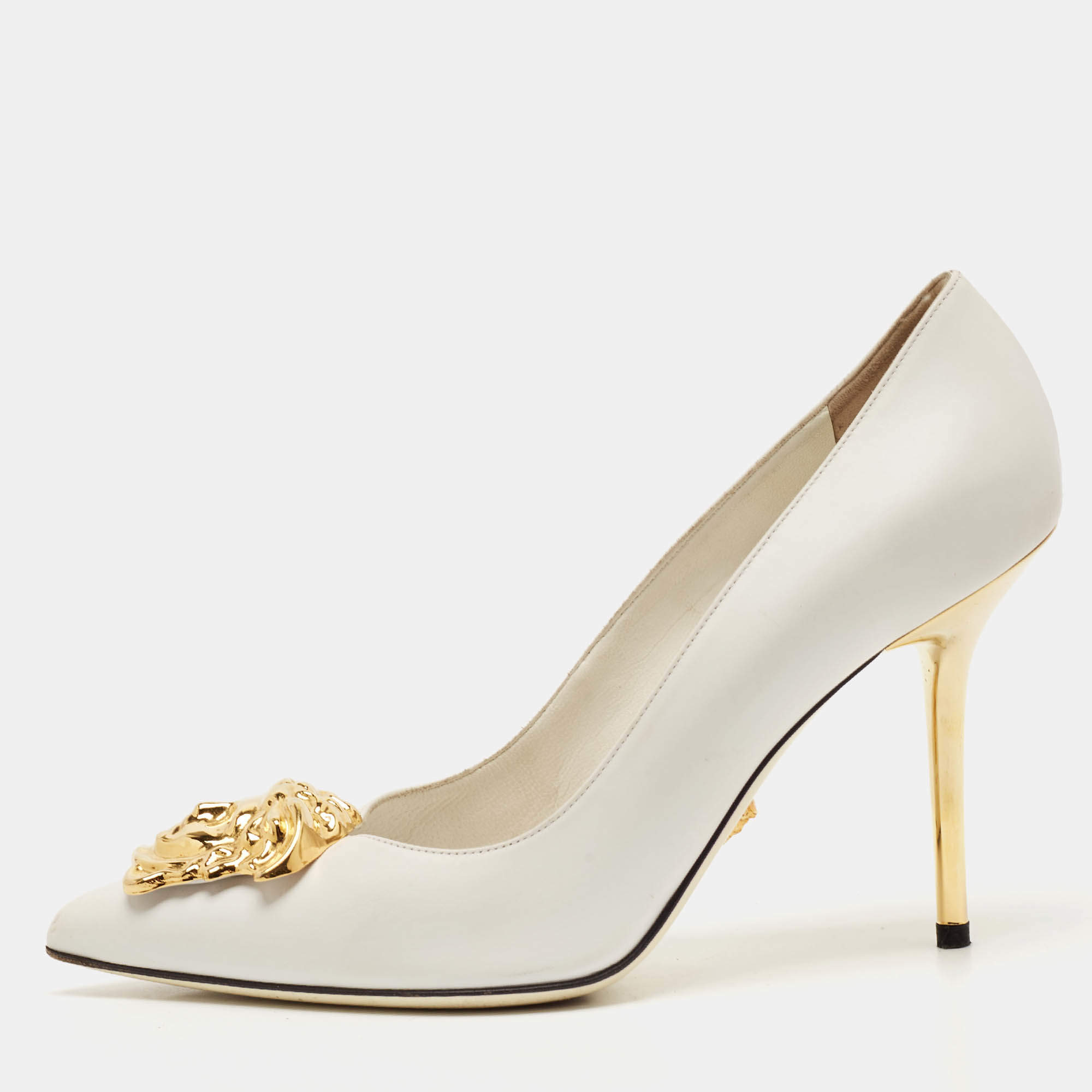 مملوكة مسبقًا Versace White Leather Medusa Pointed Toe Pumps Size 36.5