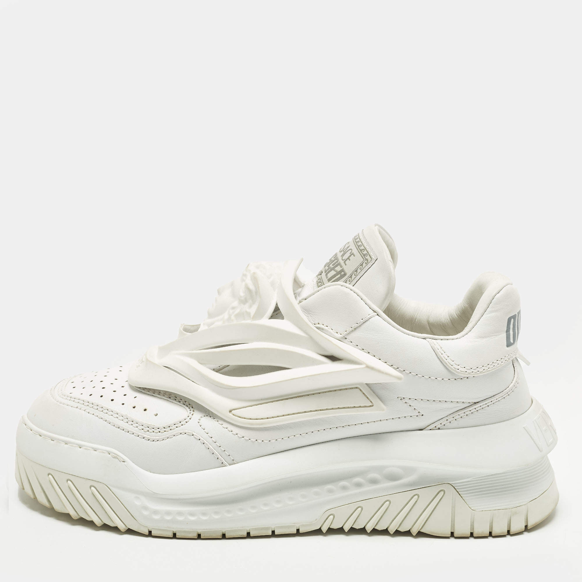 مملوكة مسبقًا Versace Odissea Size 38.5 White Leather and Rubber Medusa Chunky Slip On Sneakers