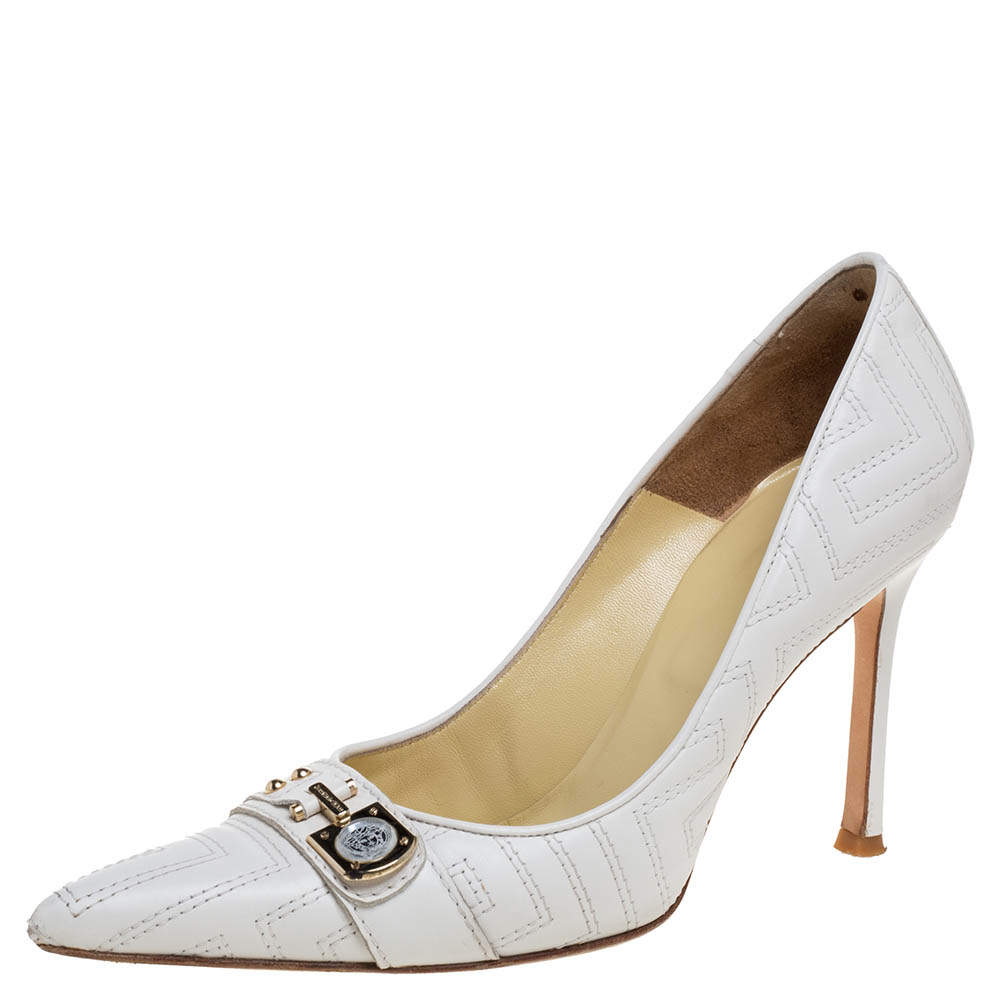 مملوكة مسبقًا Versace White Leather Pointed Toe Pumps Size 38