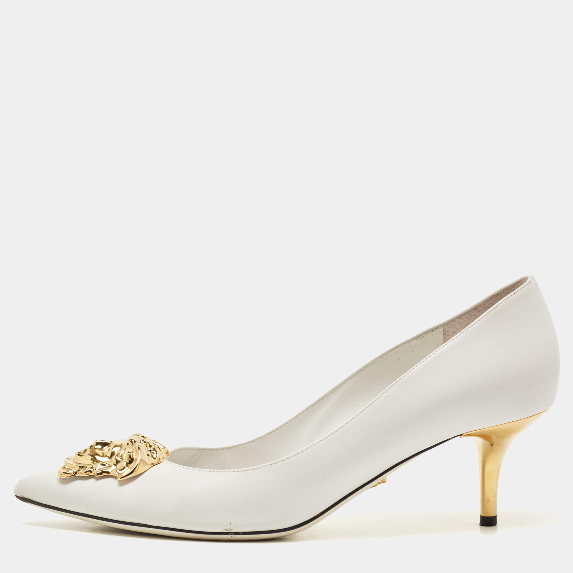 Pre Owned Versace White Leather Medusa Pointed Toe Pumps Size 39