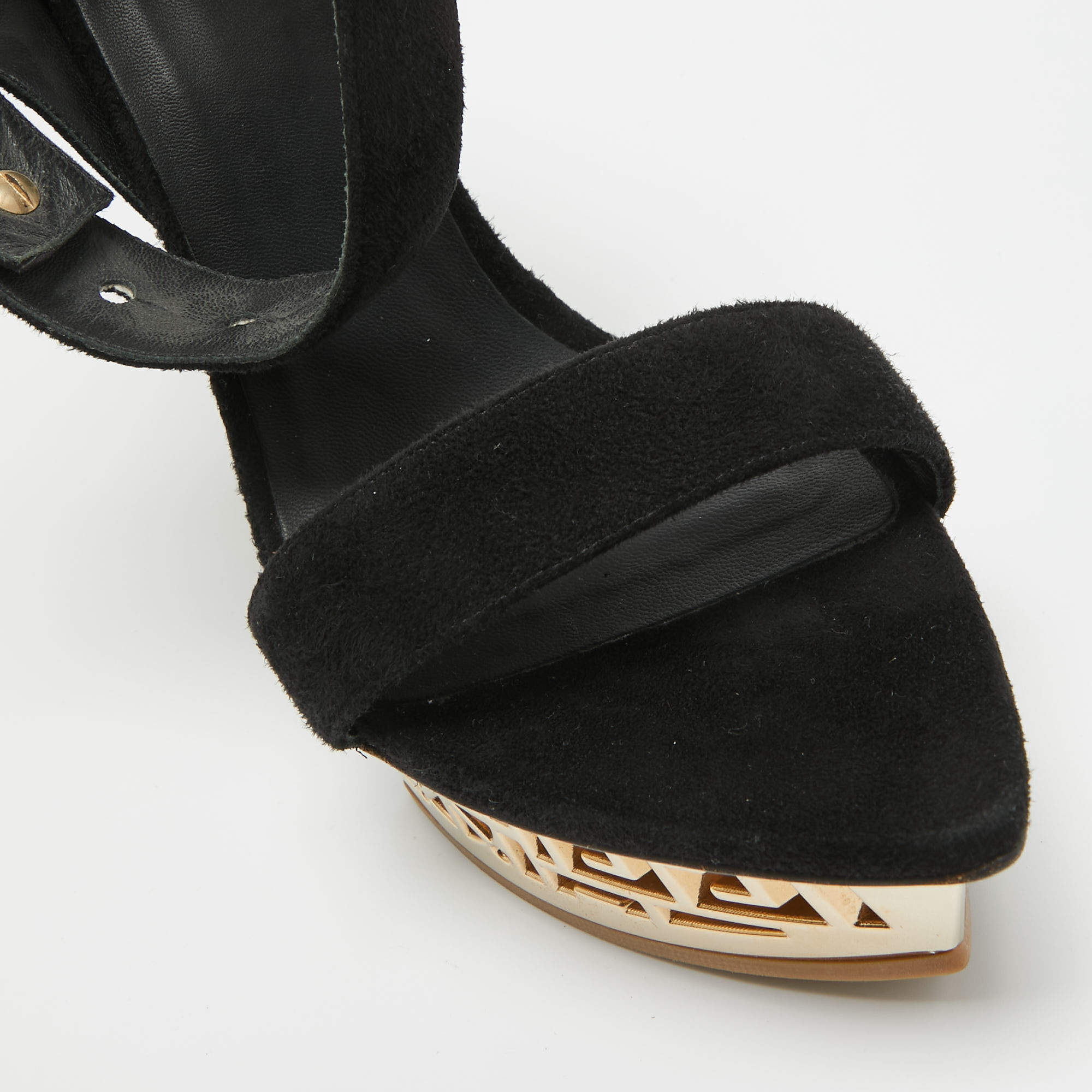 مملوكة مسبقًا Versace Black Suede Greek Key Platform Sandals Size 40