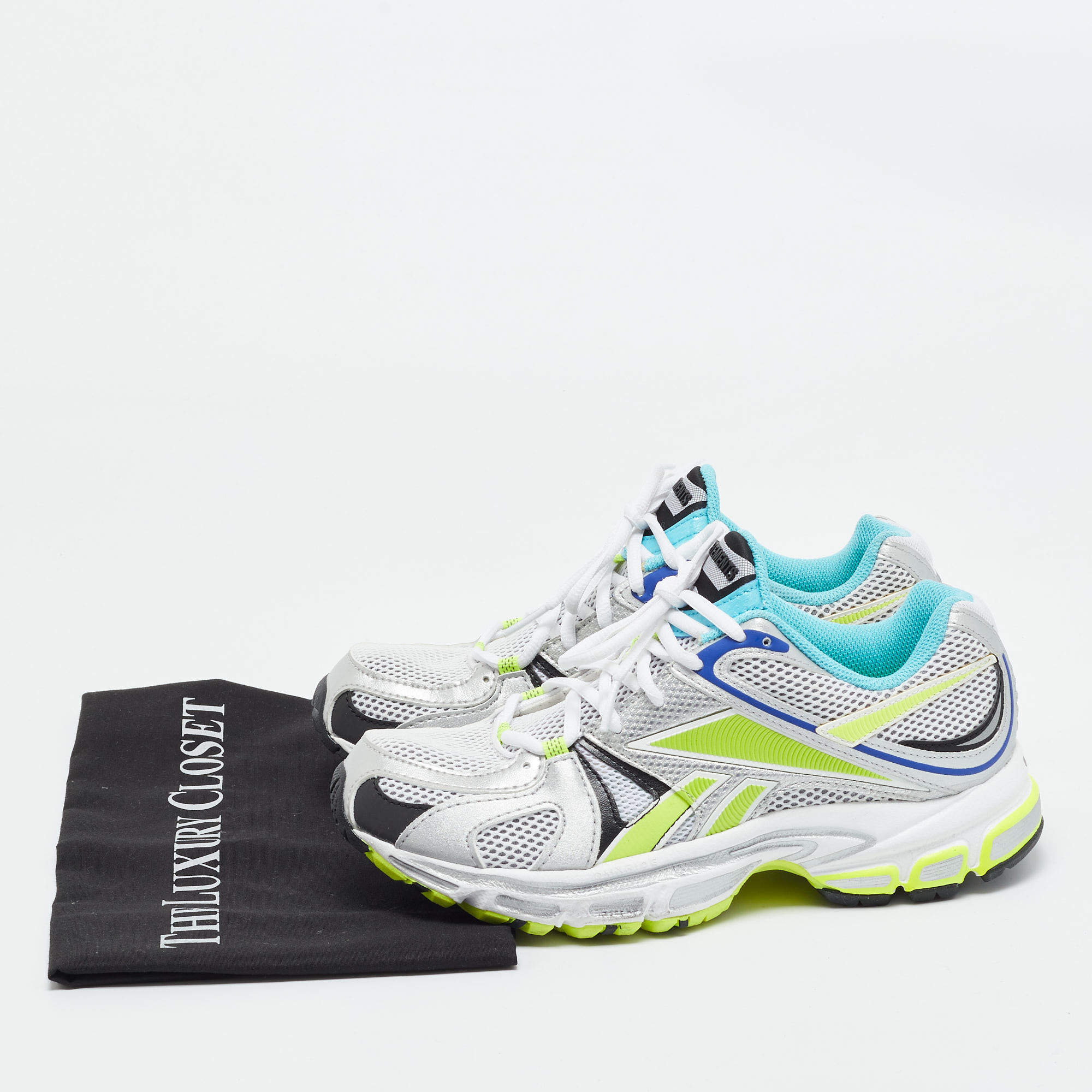 ☆REEBOK x VETEMENTS スニーカー 人気！！ REEBOK X VETEMENTS | スニーカー ブラック メンズ | YOOX