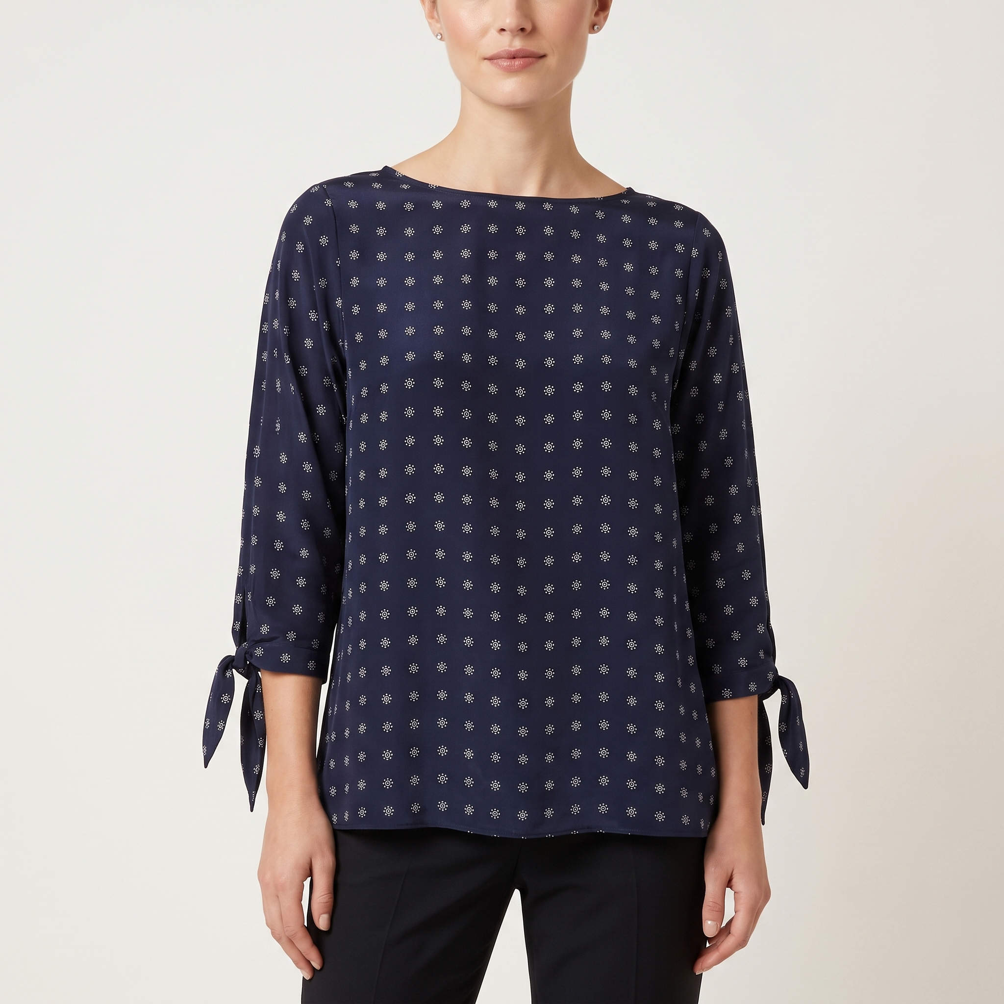 مملوكة مسبقًا Weekend Max Mara Navy Blue Motif Print Crepe Silk Blouse L