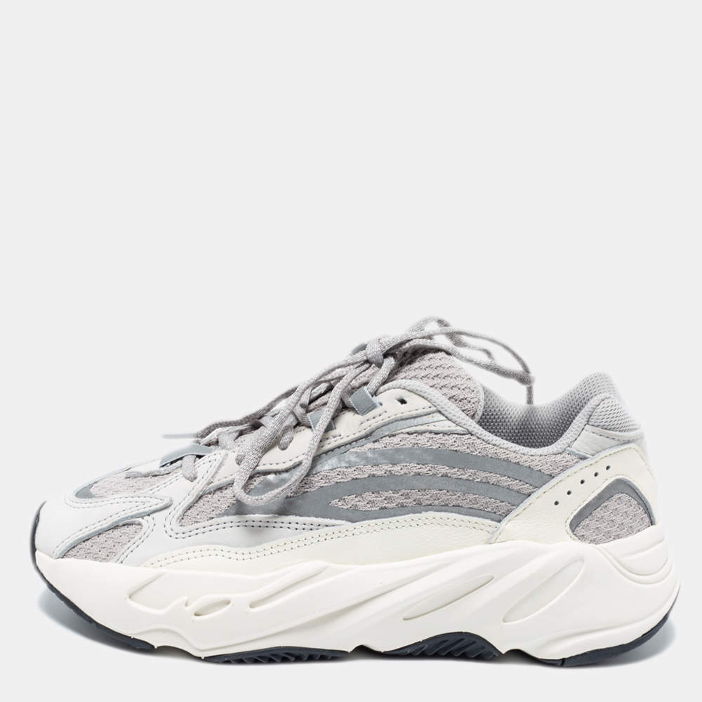 Pre Owned Yeezy x Adidas Grey/Off-White Knit Fabric, Nubuck and Leather Boost 700 V2 Static Sneakers Size 38 2/3