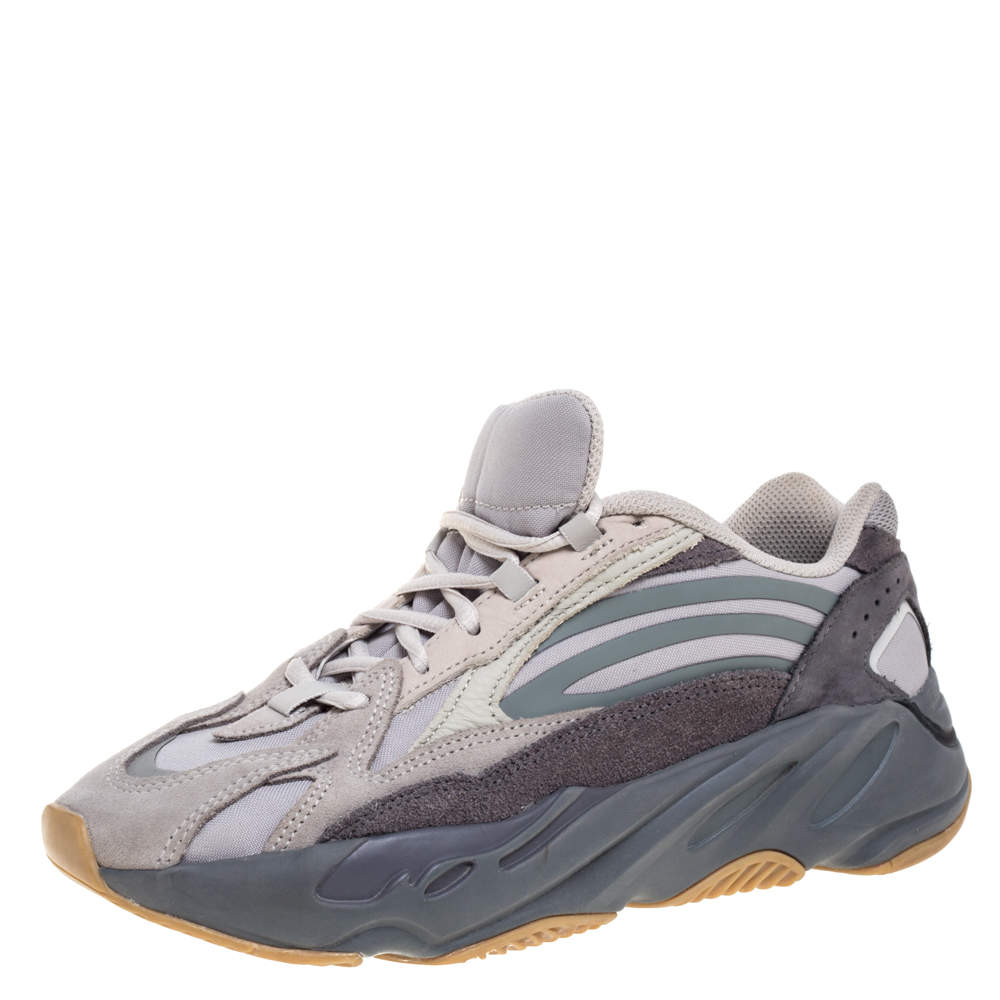 Pre Owned حذاء رياضي ييزي وأديداس بوست 700 في2 تفرا جلد وسويدي رمادي مقاس 39.5