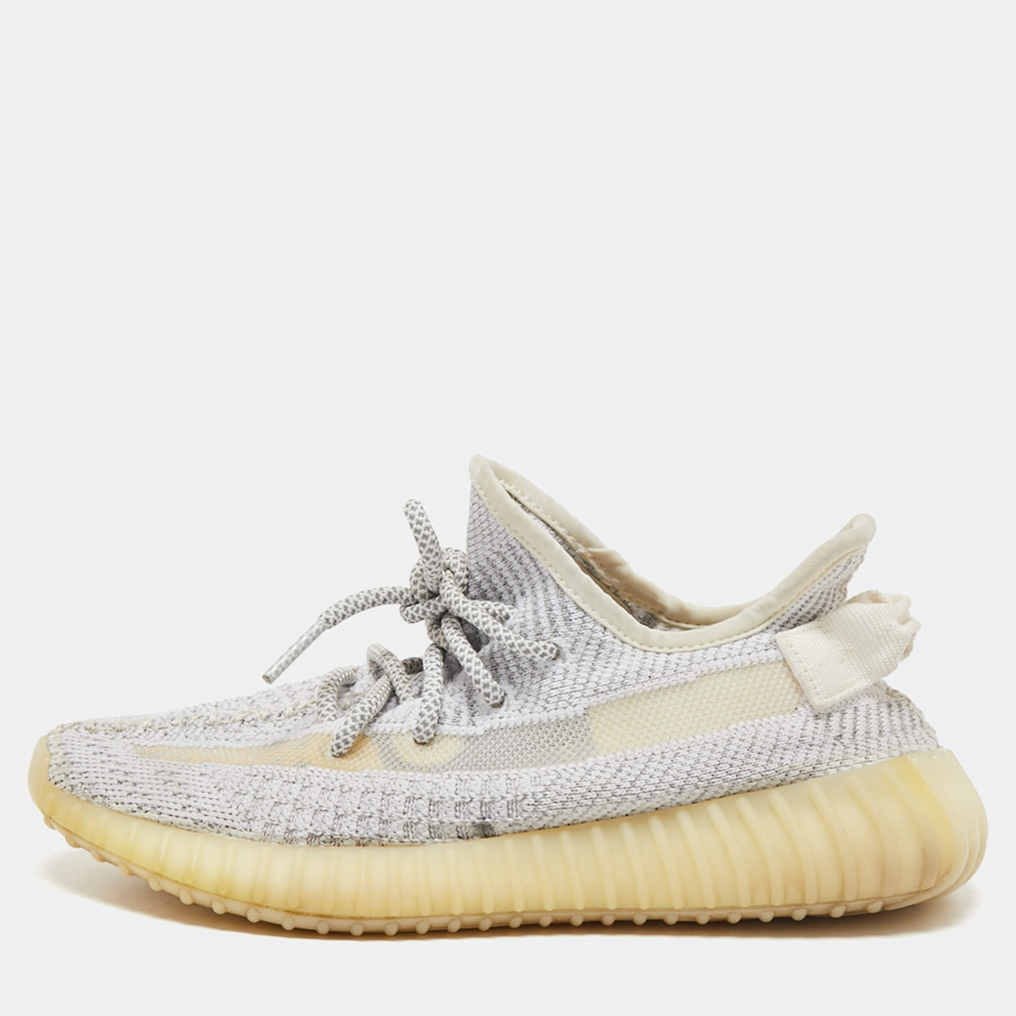 Pre Owned حذاء رياضي أديداس ييزي بوست  350في 2 كلود ( غير عاكس ) قماش تريكو أبيض مقاس 38 2/3