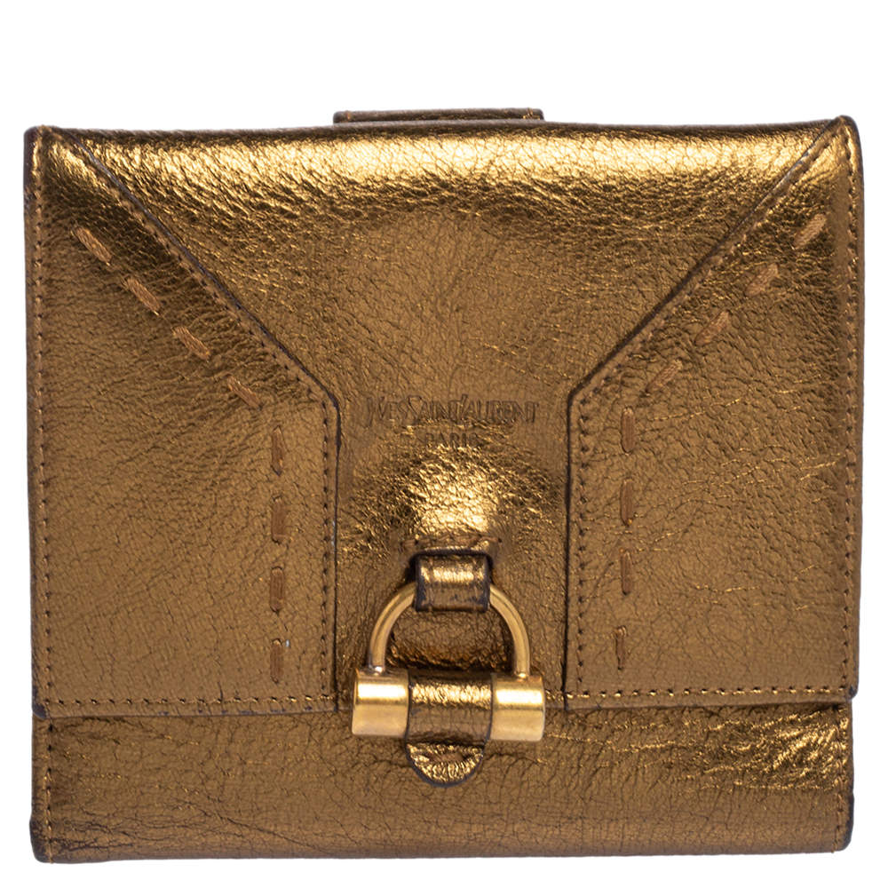 Pre Owned محفظة ايف سان لوران موس جلد ذهبي ميتاليك مضغوظة