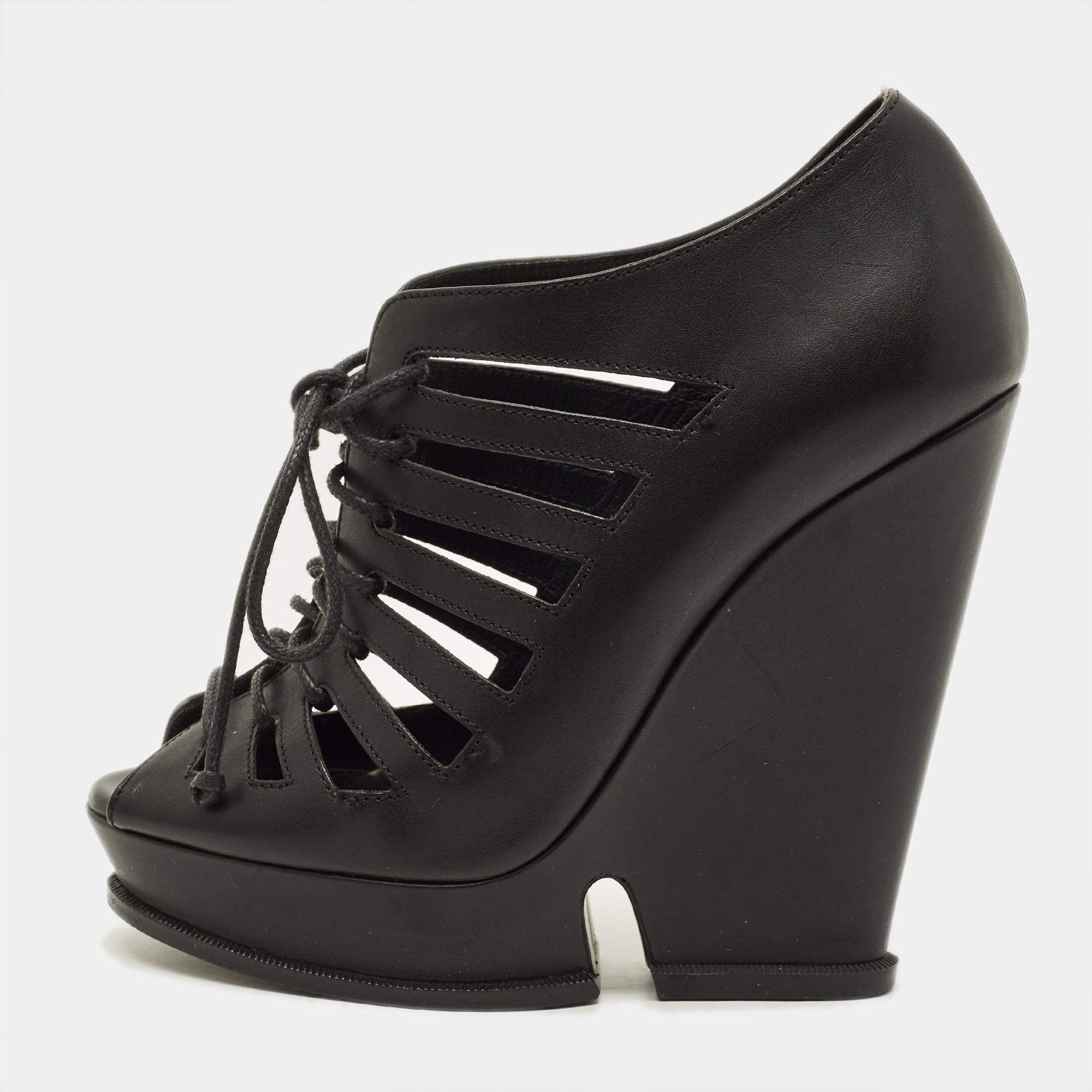 Pre Owned Yves Saint Laurent Hortense Size 36.5 Black Leather Booties