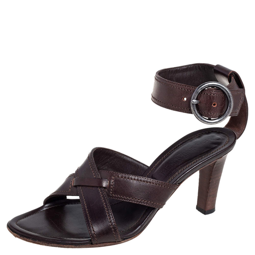 Pre Owned صندل إيف سان لوران جلد بني بحزام للكاحل مقاس 37