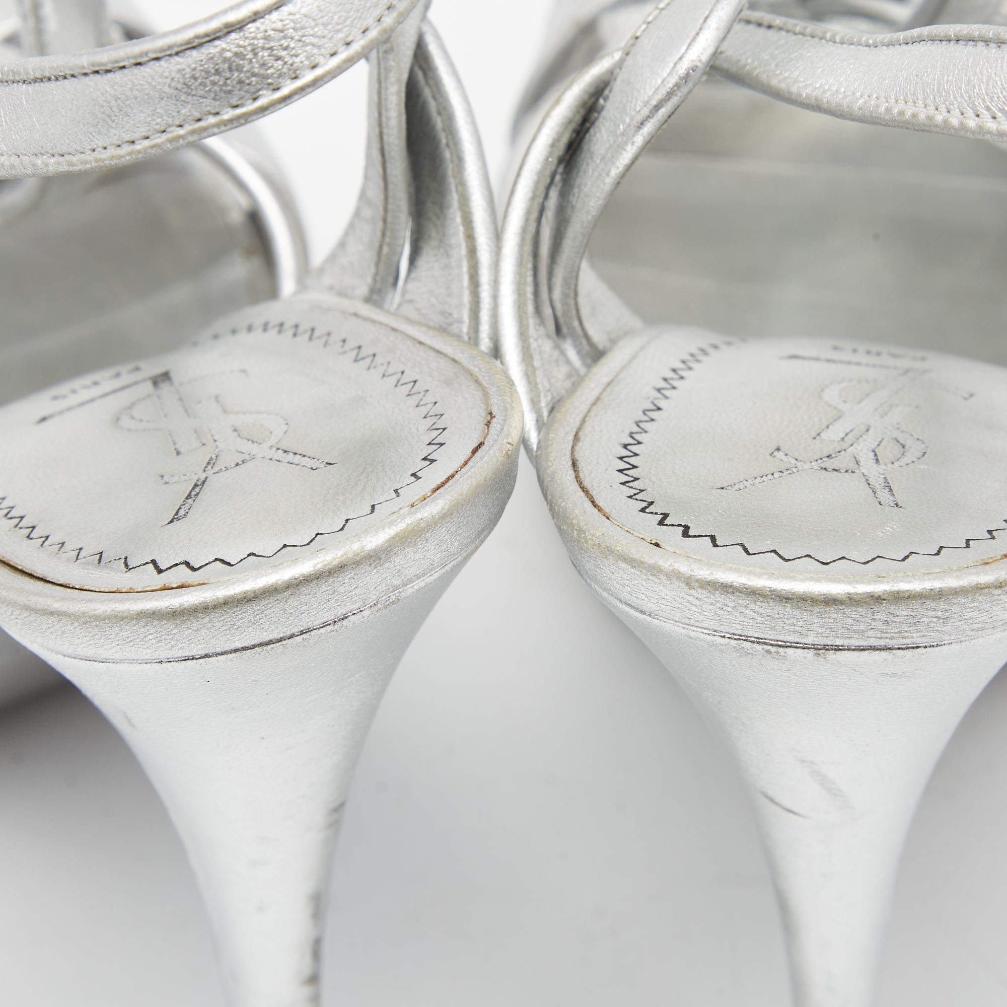 Pre Owned Yves Saint Laurent Silver leather Tribute Sandals Size 38
