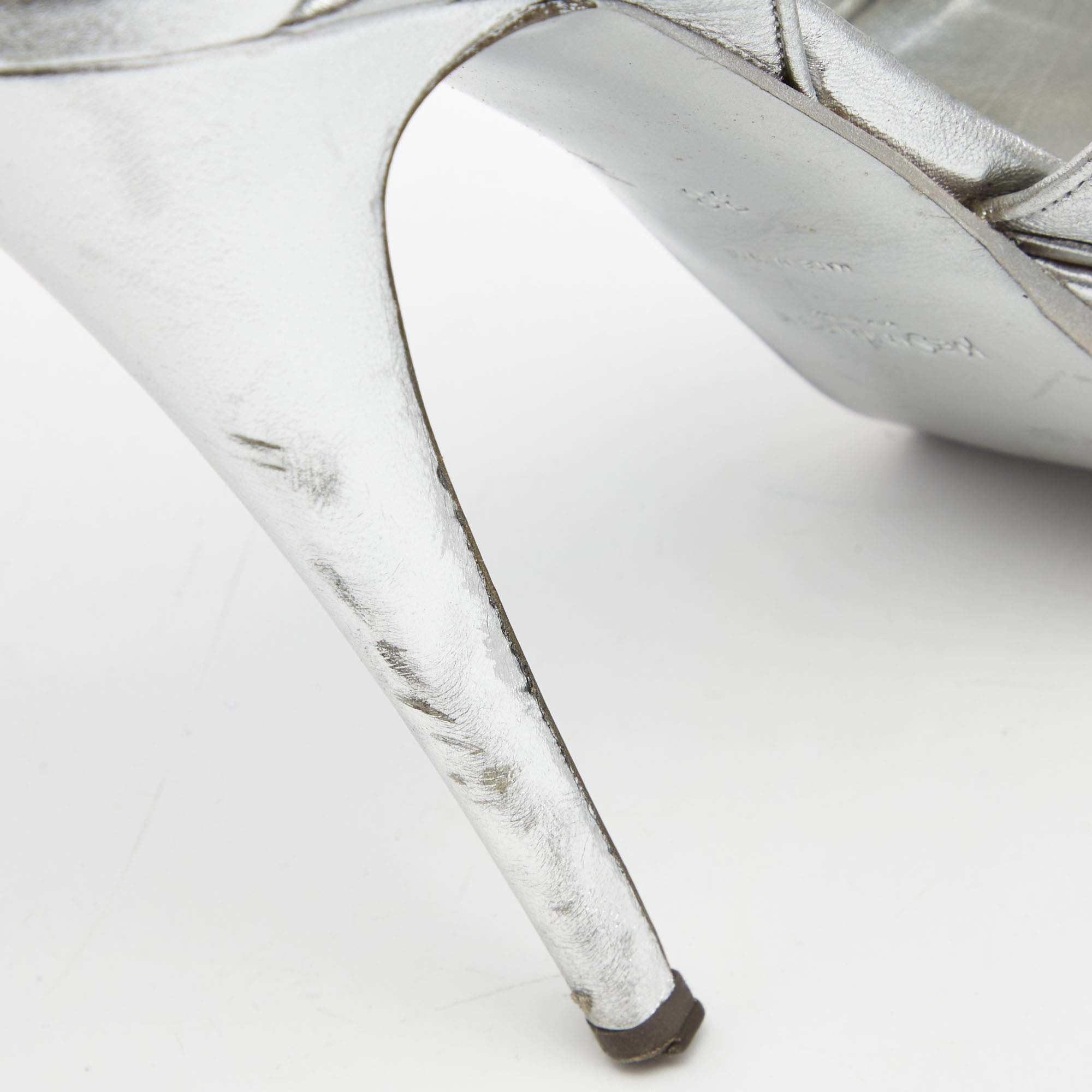 Pre Owned Yves Saint Laurent Silver leather Tribute Sandals Size 38