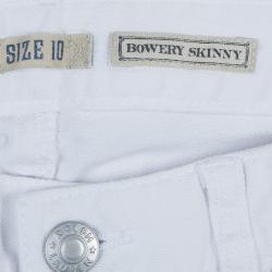 مملوكة مسبقًا بنطلون جينز سكيني رالف لورين باوري أبيض 10 سنوات