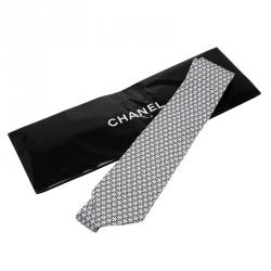 Pre Owned Chanel Monochrome CC Print Silk Tie