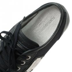 مملوكة مسبقًا حذاء رياضي دولتشي أند غابانا جلد أسود ودينيم بلوحة بالشعار مقاس 45