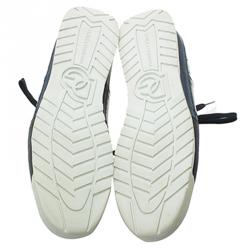 مملوكة مسبقًا حذاء رياضي دولتشي أند غابانا سويدي أزرق كحلي وجلد بالشعار المطبوع مقاس 44