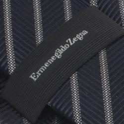 Pre Owned ربطة عنق ايرمنيجيلدو زينيا حرير منقوش مخطط أزرق كحلي وأبيض