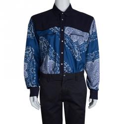 مملوكة مسبقًا قميص إيترو حرير أزرق مطبوع وقماش مضلع بأزرار أمامية 2XL