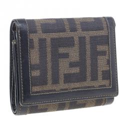 مملوكة مسبقًا محفظة فندي زوكا بغطاء