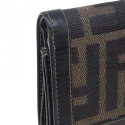 مملوكة مسبقًا محفظة فندي زوكا بغطاء